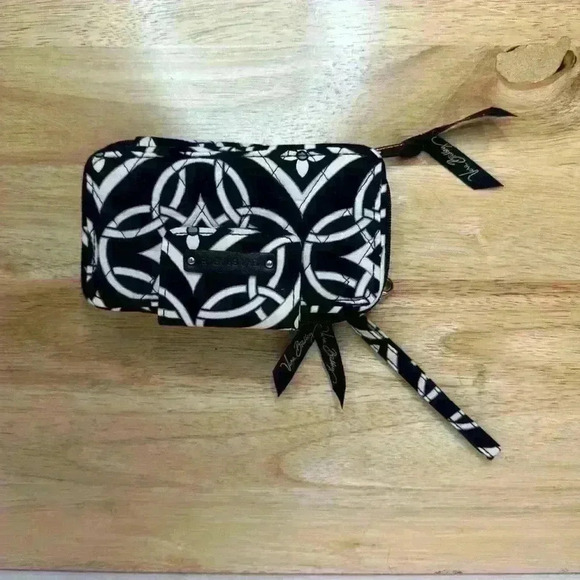Vera Bradley Black and White Geometric Design Stylish Wristlet Wallet - Picture 4 of 6